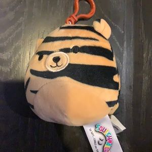 clip SQUISHMALLOW no tag